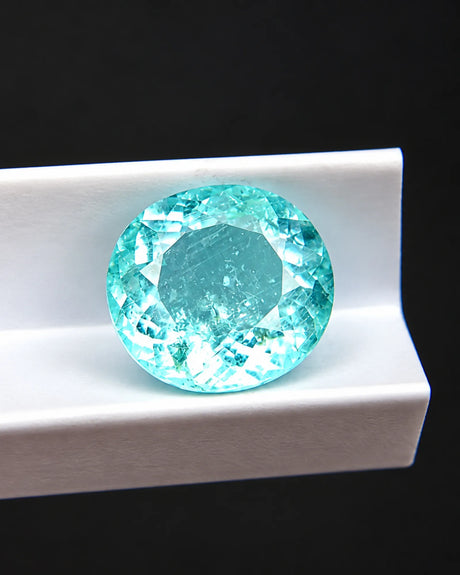 Natural Neon Blue Paraiba-Type Tourmaline 2.29ct oval close-up | SARATTI
