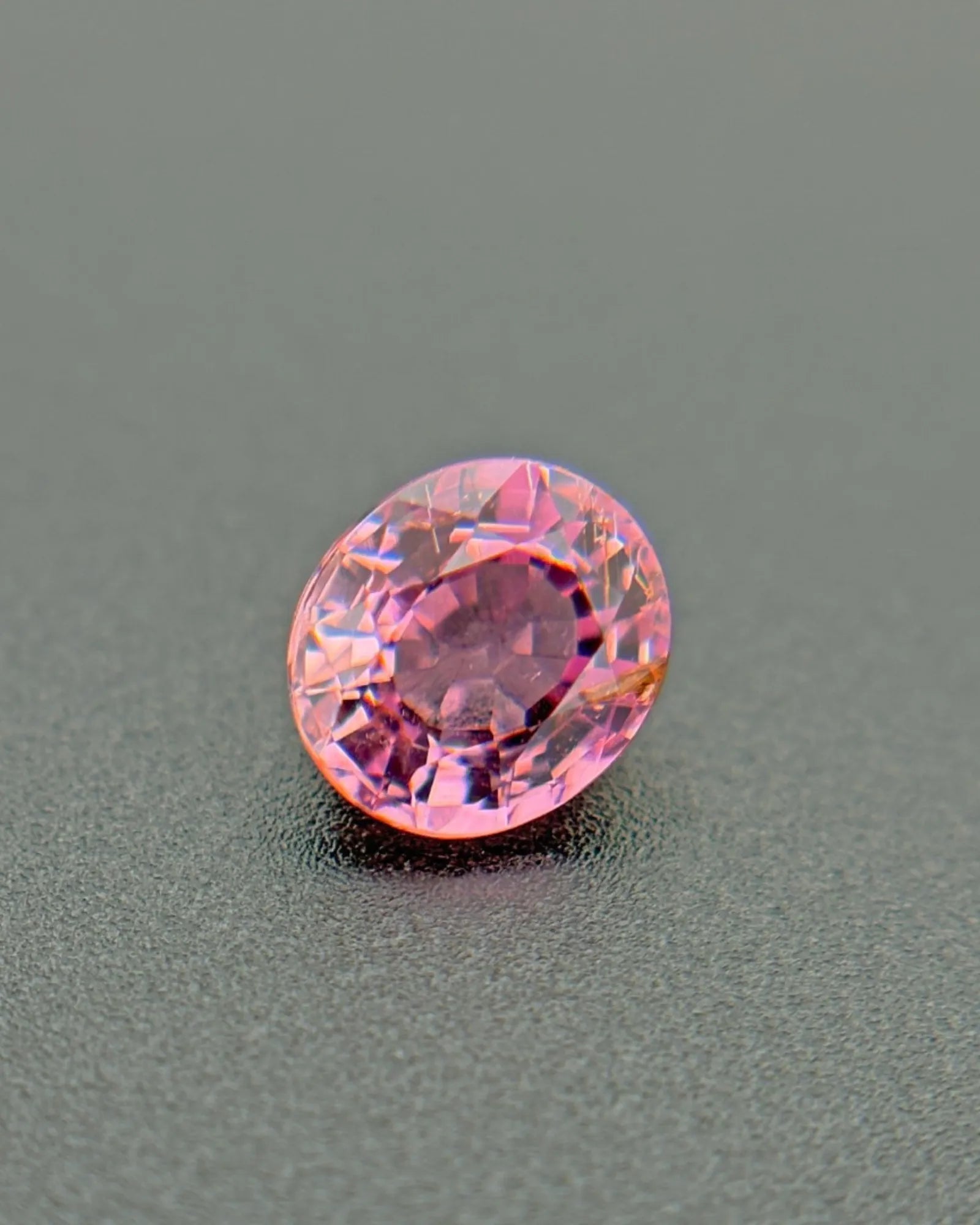 Natural Pink Tourmaline faceted loose gemstone close-up | SARATTI