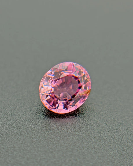 Natural Pink Tourmaline faceted loose gemstone close-up | SARATTI