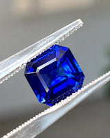 Natural Royal Blue Sapphire 2.08 carats octagonal step cut gemstone close-up | SARATTI