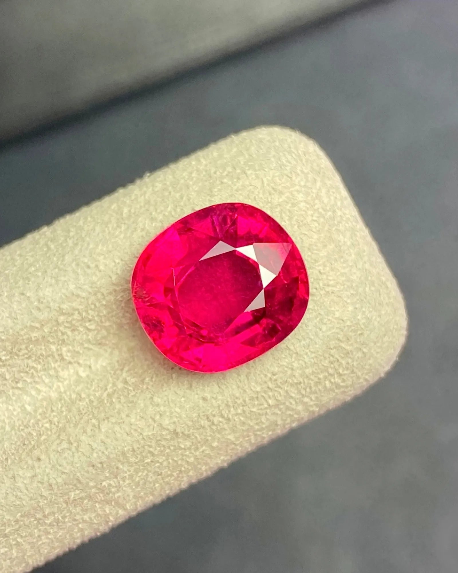 Natural Rubellite Tourmaline Cushion Cut facet detail | SARATTI