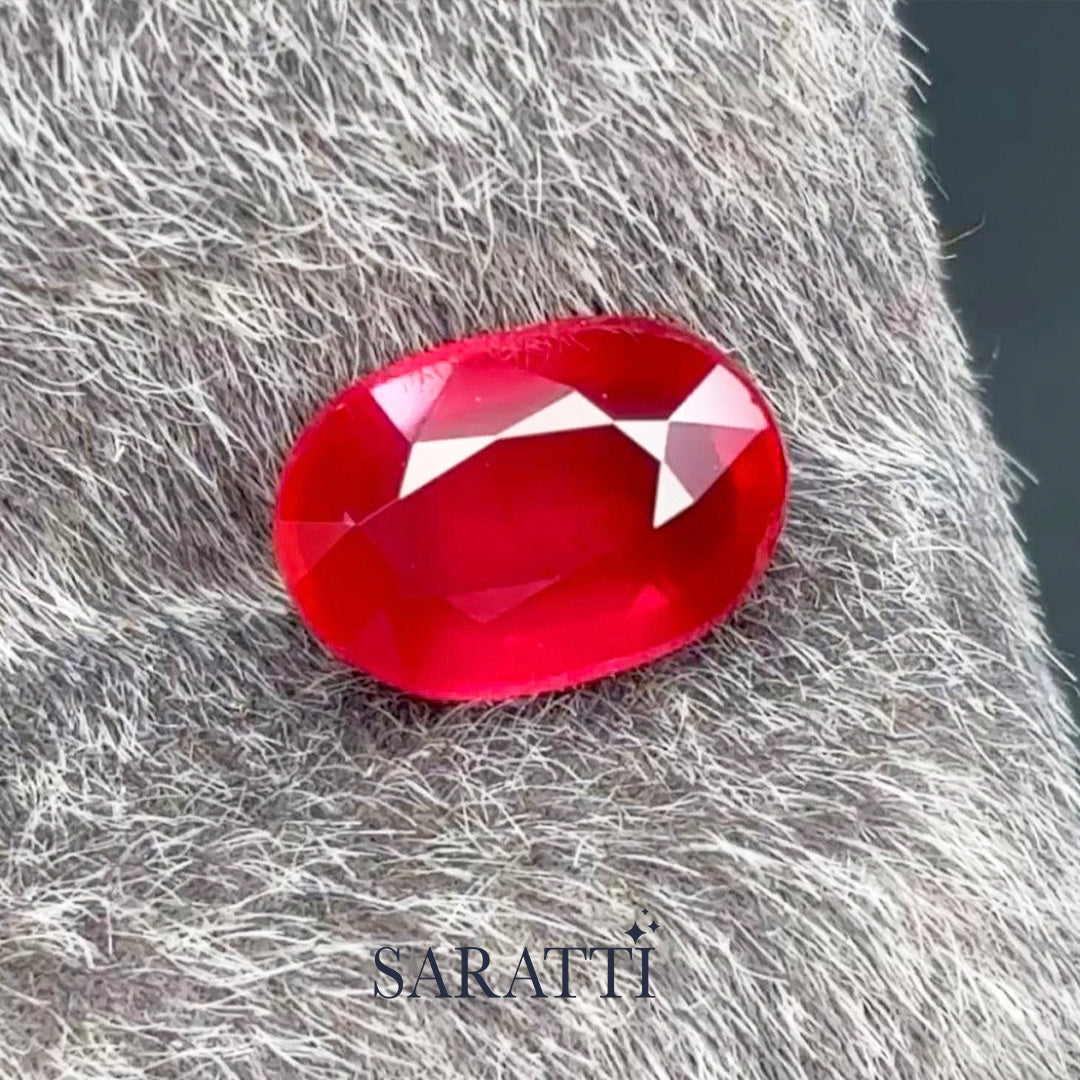 • Natural Ruby Oval Modified Brilliant Cut 0.99ct | SARATTI
