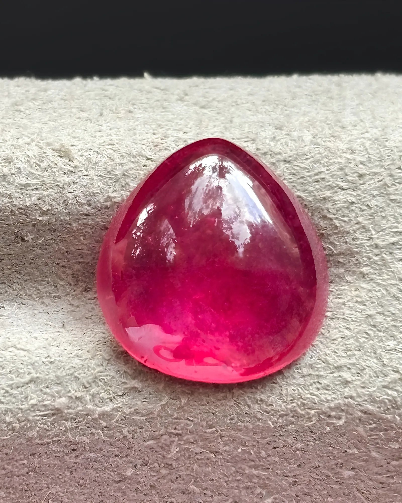 Natural Ruby cabochon side profile 11.8 × 11.1 mm | SARATTI