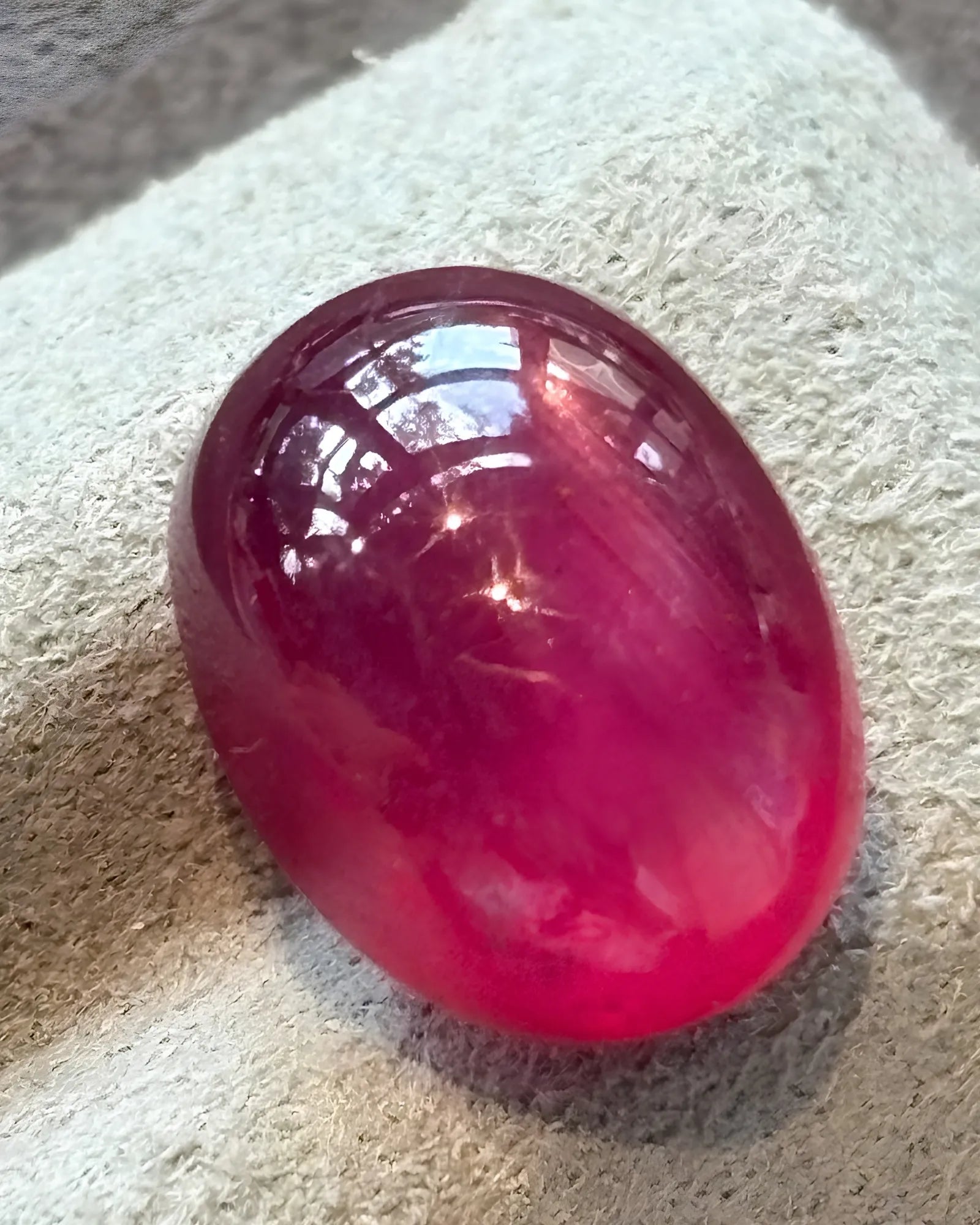 Natural Ruby oval side profile 12.4 × 9.3 mm | SARATTI