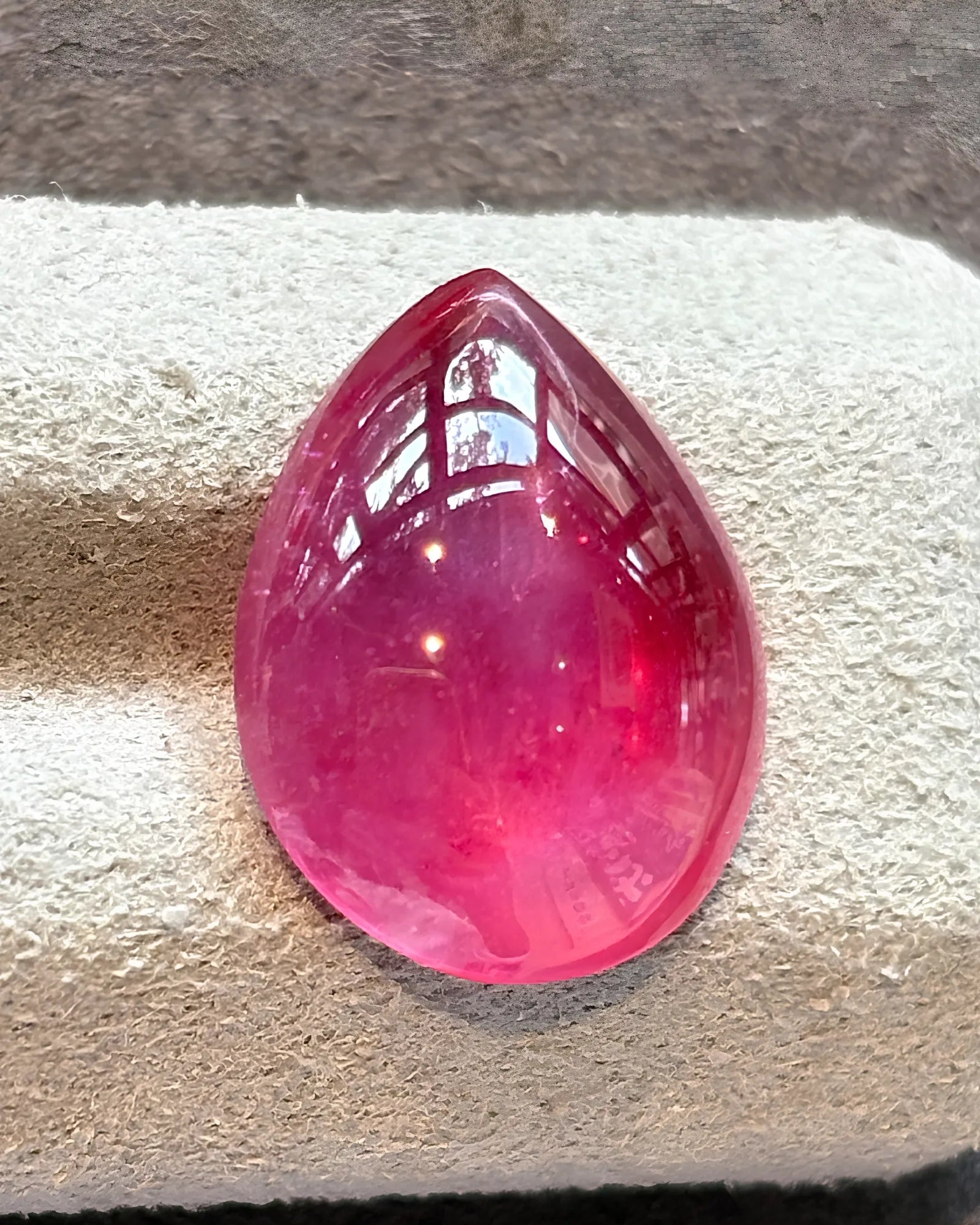 Natural Ruby pear cabochon side profile 16.4 × 12.8 mm | SARATTI