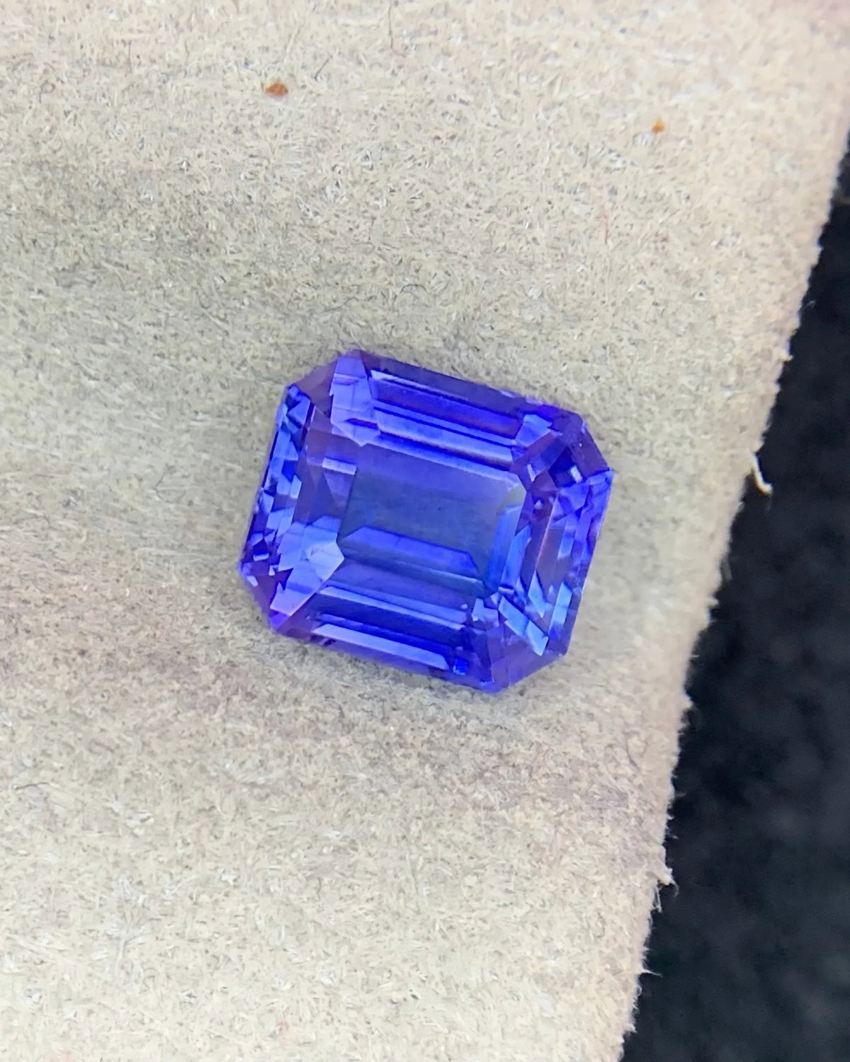Natural Sapphire 7.78 x 6.83 x 5.32 mm loose gemstone | SARATTI