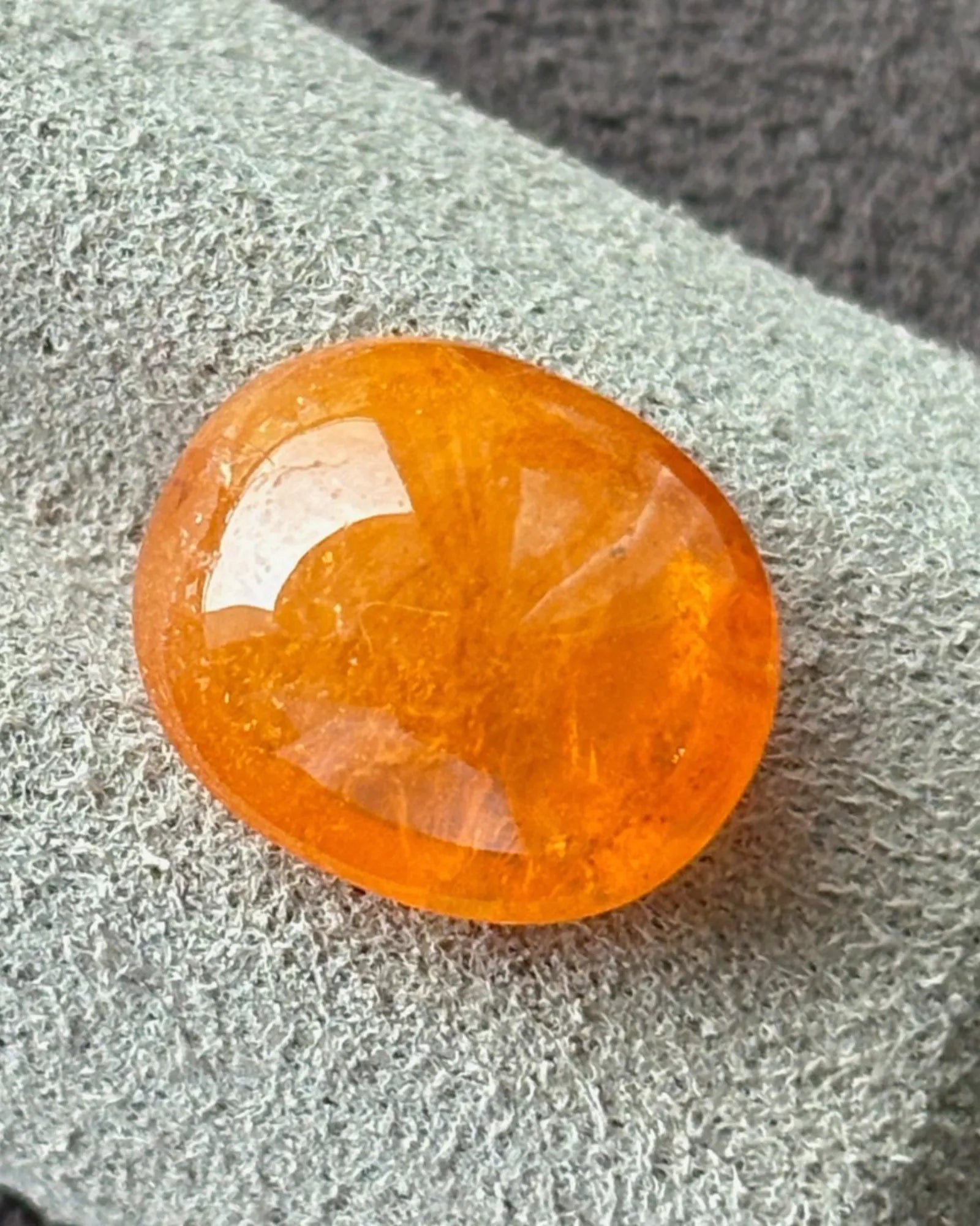 Natural Spessartine Garnet with saturated Fanta orange colour | SARATTI