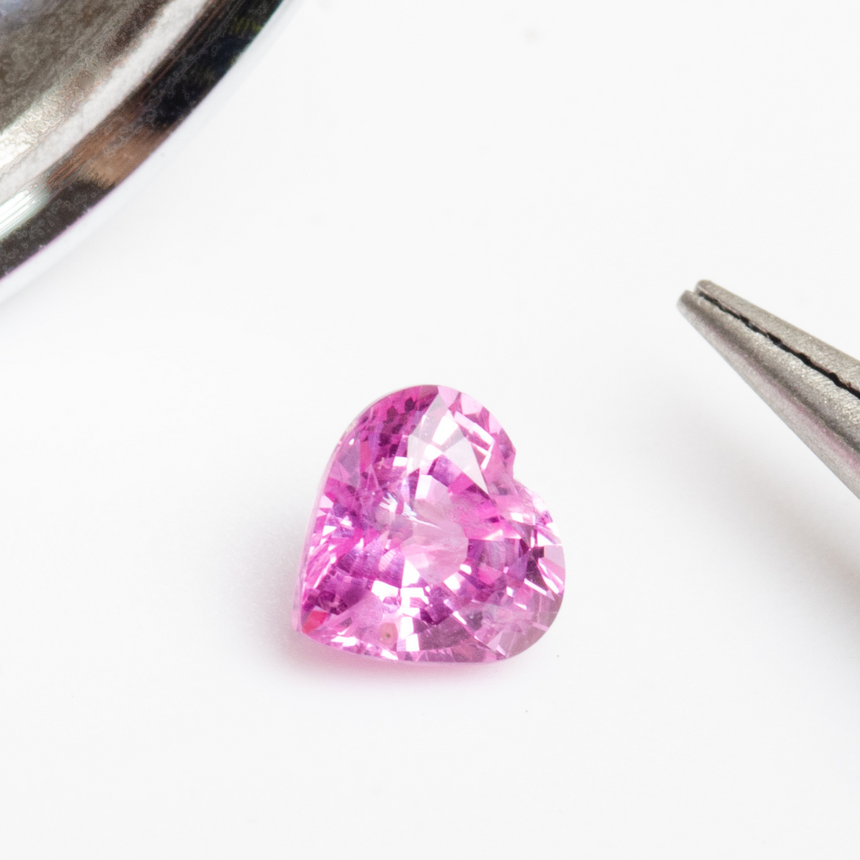 Natural Sri Lanka pink sapphire 0.61 carats 4.8x4.7mm | SARATTI