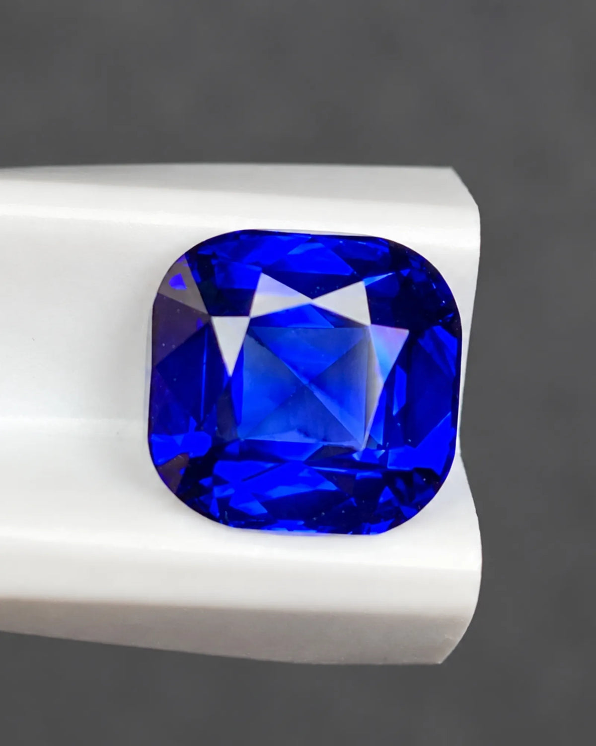 Natural Sri Lankan Royal Blue Sapphire cushion gemstone side profile 7.83x7.60x5.23mm | SARATTI