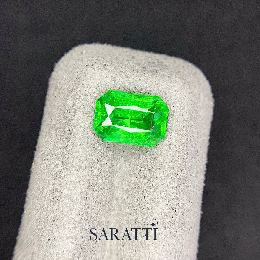 Natural Tsavorite Garnet 8.50 × 5.90 × 4.70mm | SARATTI  
