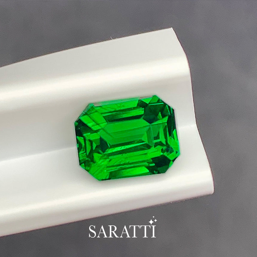 Natural Tsavorite Gemstone for Custom Jewelry Design | SARATTI