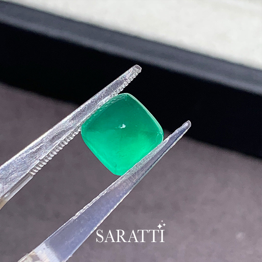 Natural Vivid Green emerald cabochon smooth dome finish | SARATTI  