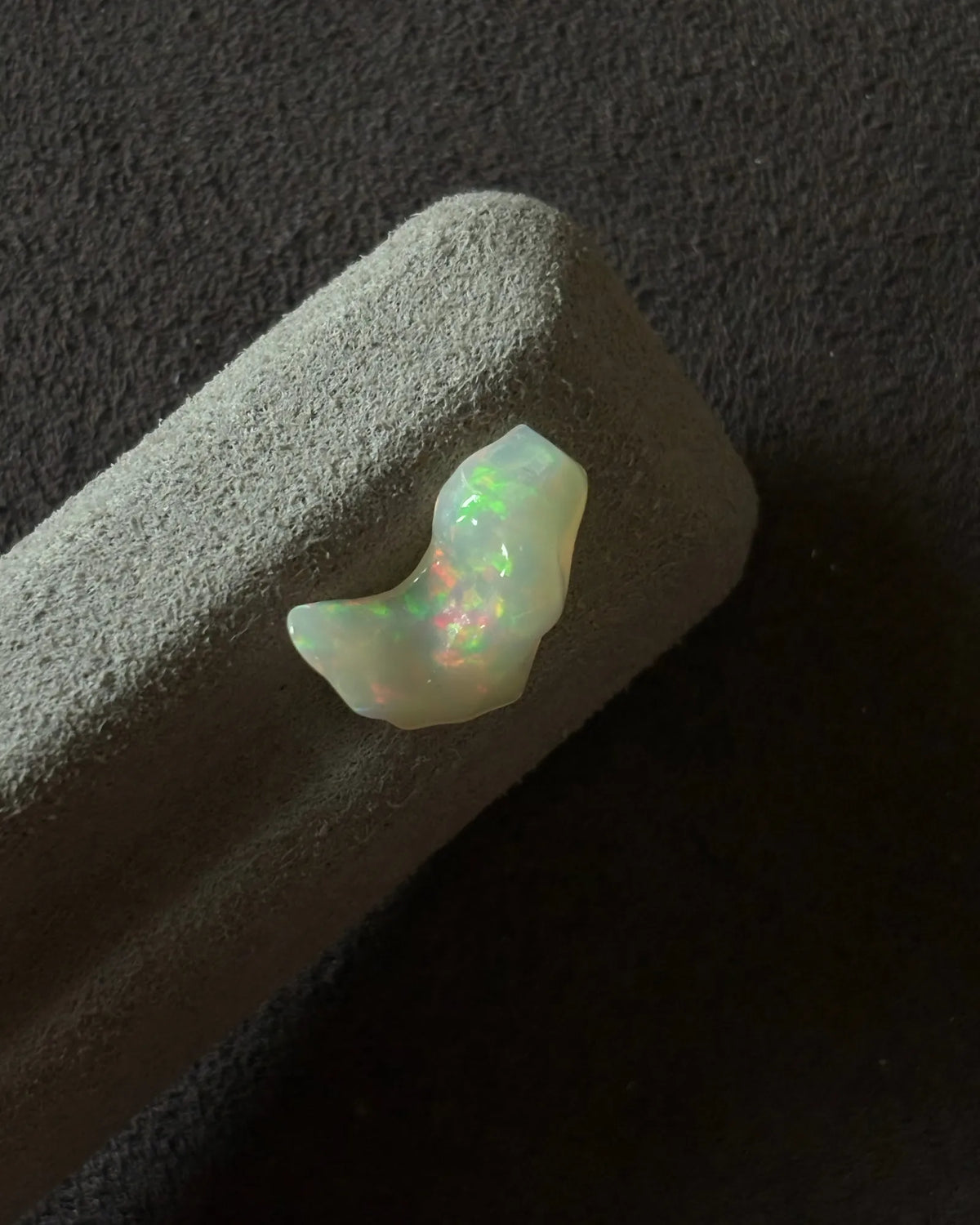 Natural White Opal gemstone measuring 14.5 × 1.6 mm | SARATTI