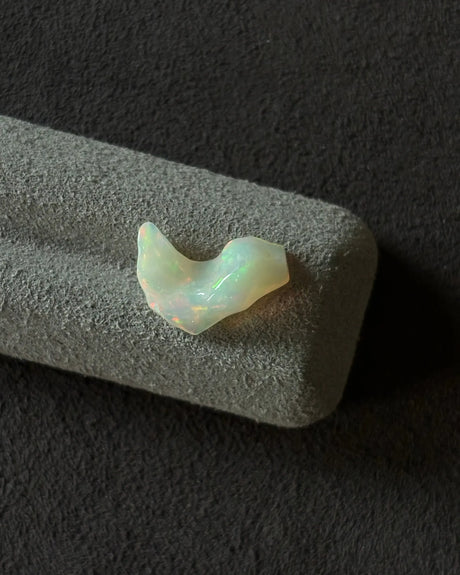 Natural White Opal with rich green and red play-of-colour | SARATTI