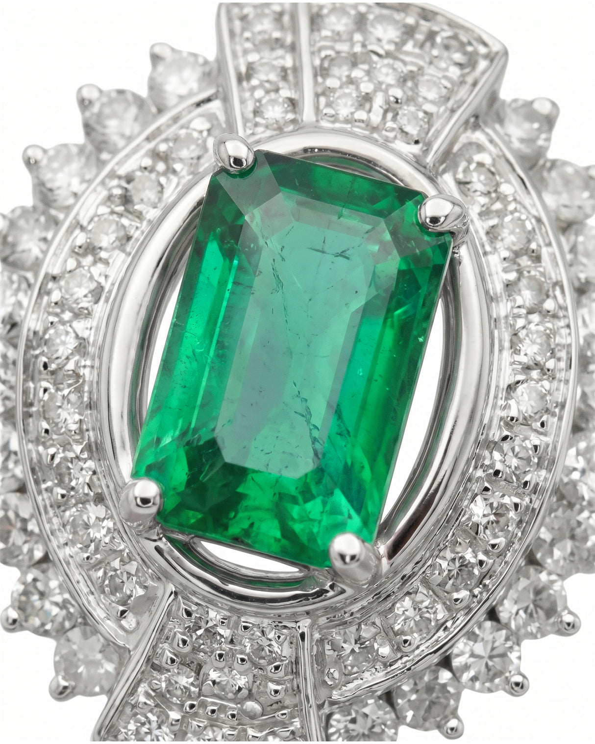 Natural emerald and round diamond vintage inspired ring in Platinum | SARATTI