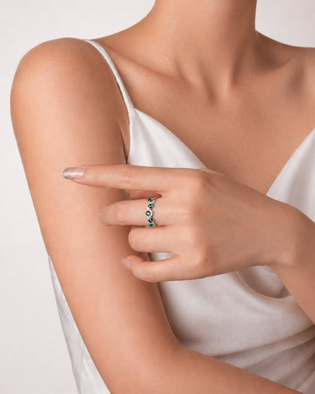 Natural emerald cabochon wave ring with diamonds in 18K White Gold | SARATTI