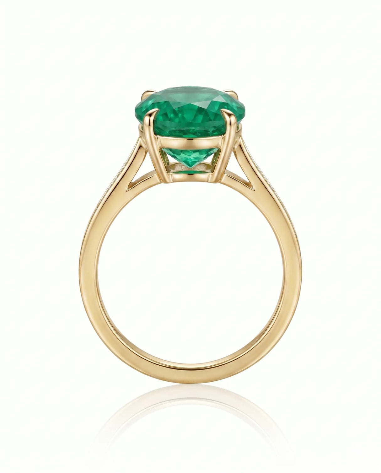 Natural emerald diamond band ring in 18K yellow gold | SARATTI
