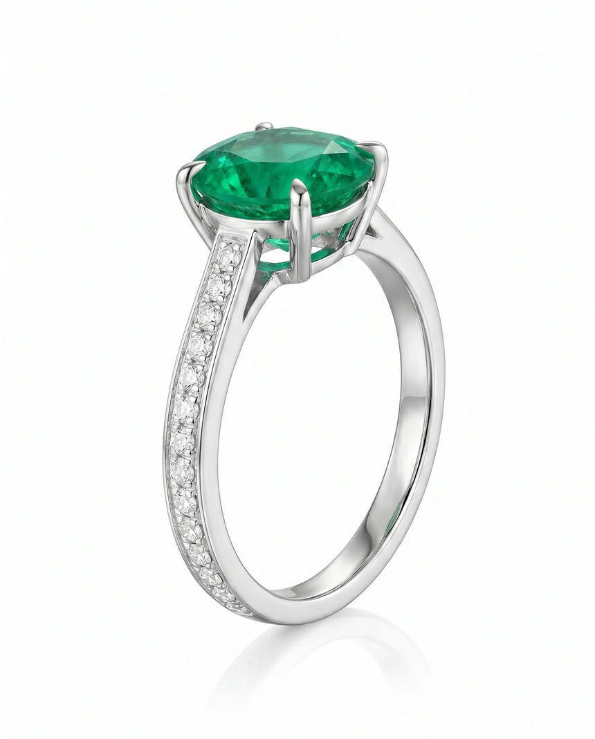 Natural emerald diamond band ring in platinum | SARATTI
