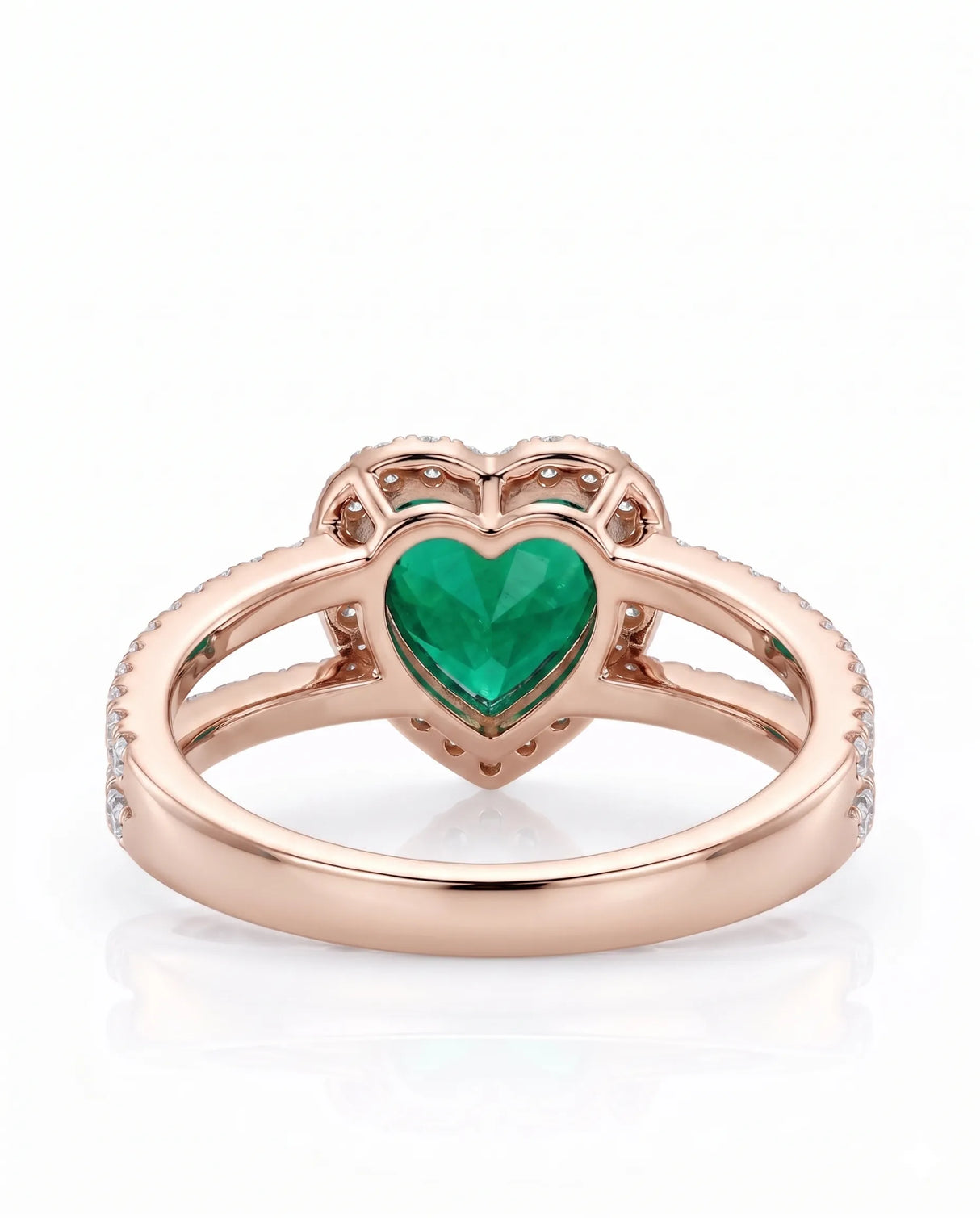 Natural emerald diamond halo ring in 18K rose gold | SARATTI
