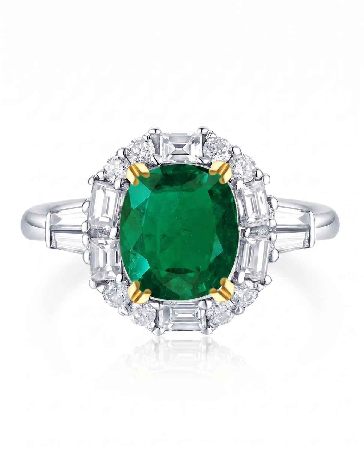 Natural emerald halo ring in platinum | SARATTI
