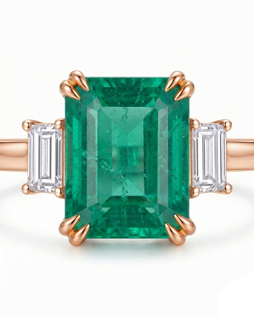 Natural emerald ring with baguette diamonds in 18K Rose Gold | SARATTI
