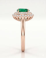 Natural emerald statement ring in 18K rose gold | SARATTI
