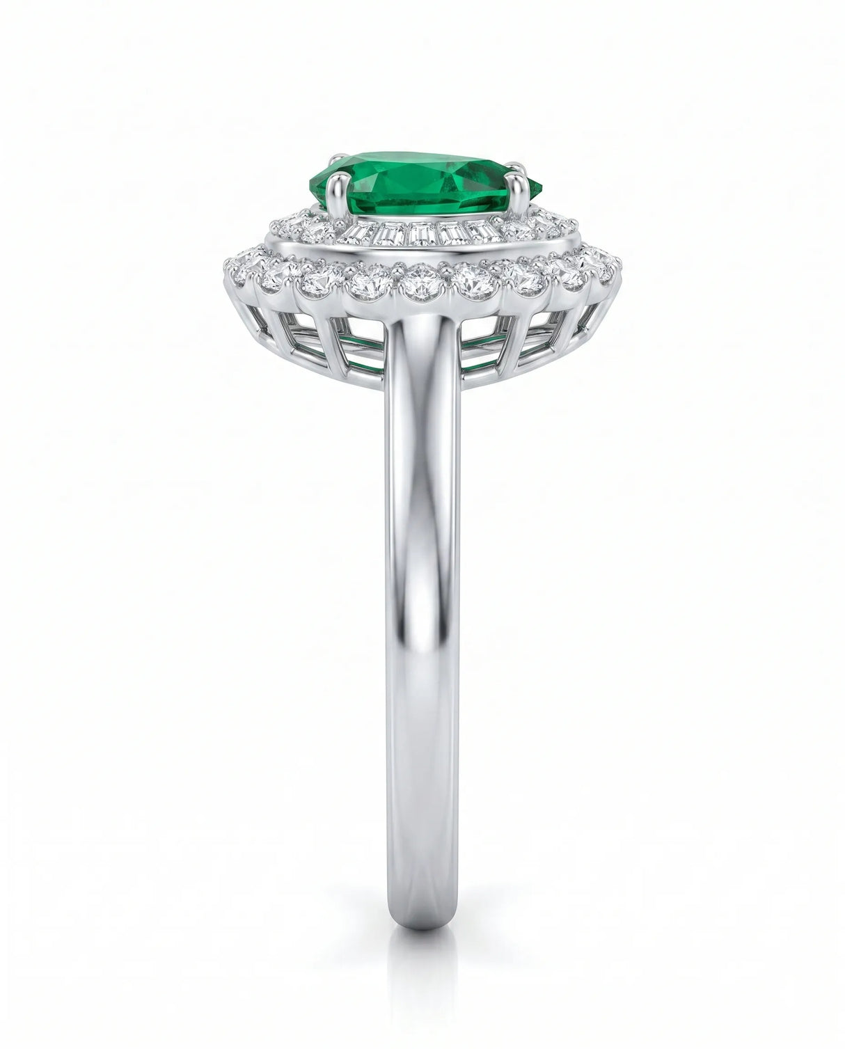 Natural emerald statement ring in 18K white gold | SARATTI
