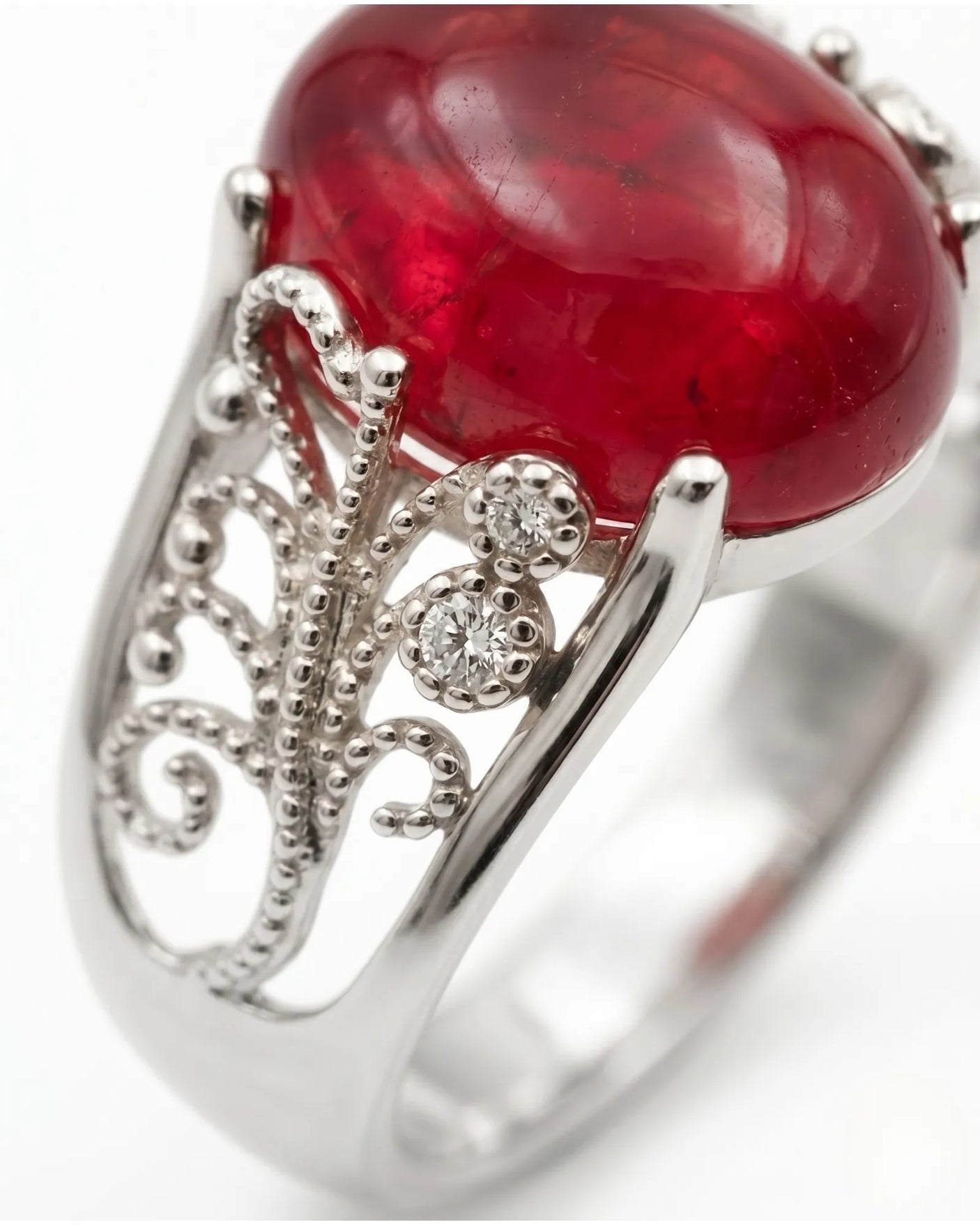 Natural oval cabochon ruby ring with diamond details and white gold setting -- SARATTI