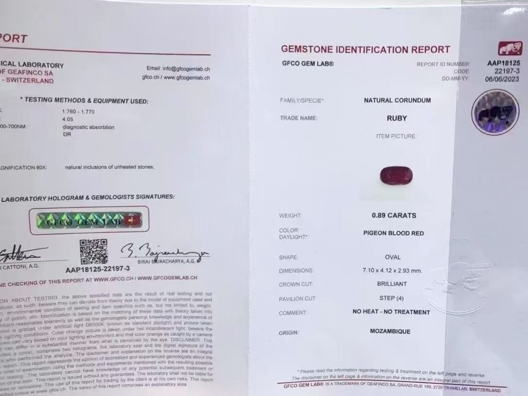 Natural ruby 0.89 carats Pigeon Blood Red oval gemstone | SARATTI