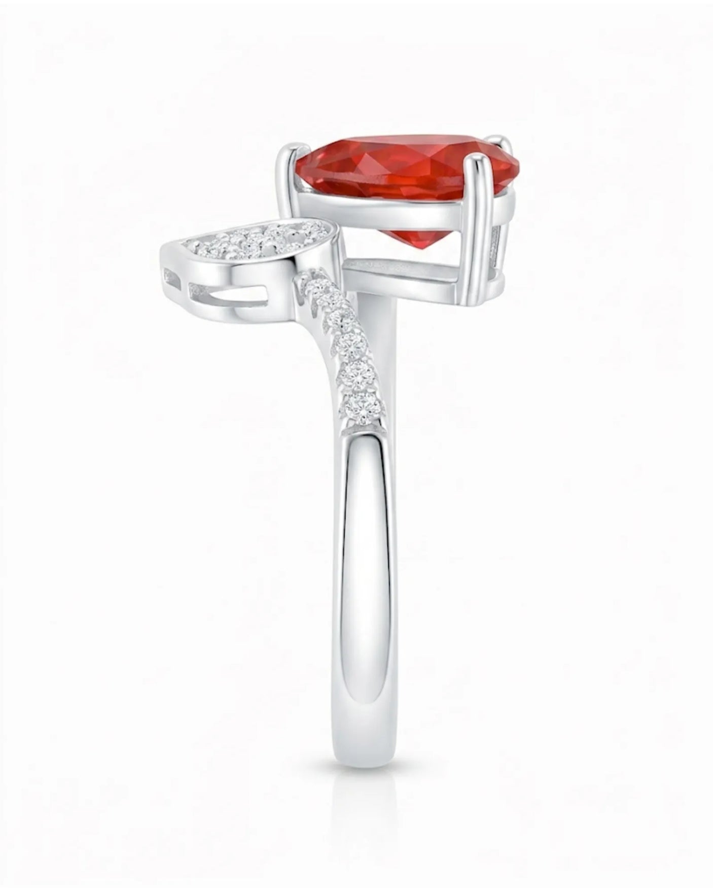 Natural ruby and pear diamond toi et moi ring in 18K White Gold | SARATTI