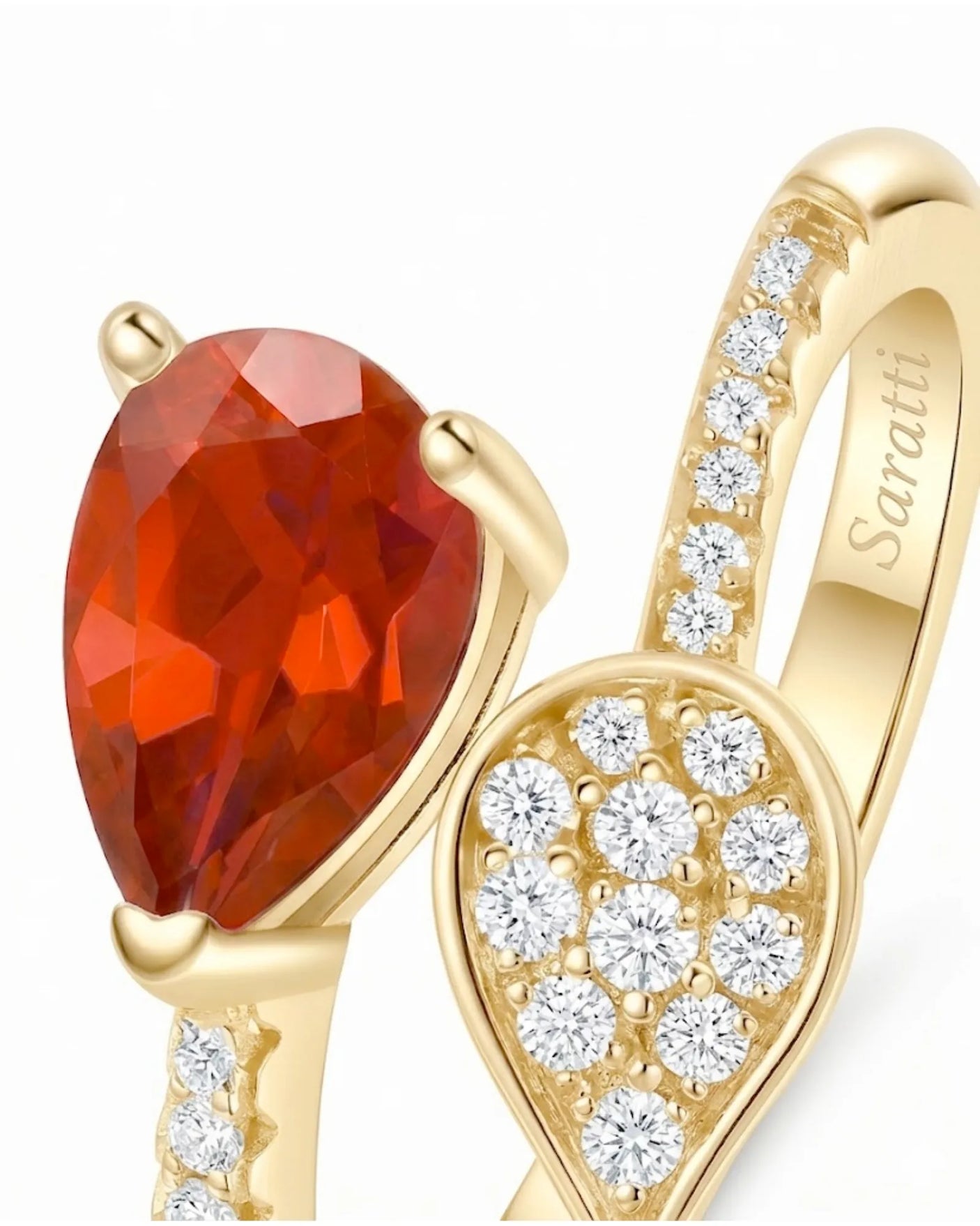 Natural ruby and pear diamond toi et moi ring in 18K Yellow Gold | SARATTI