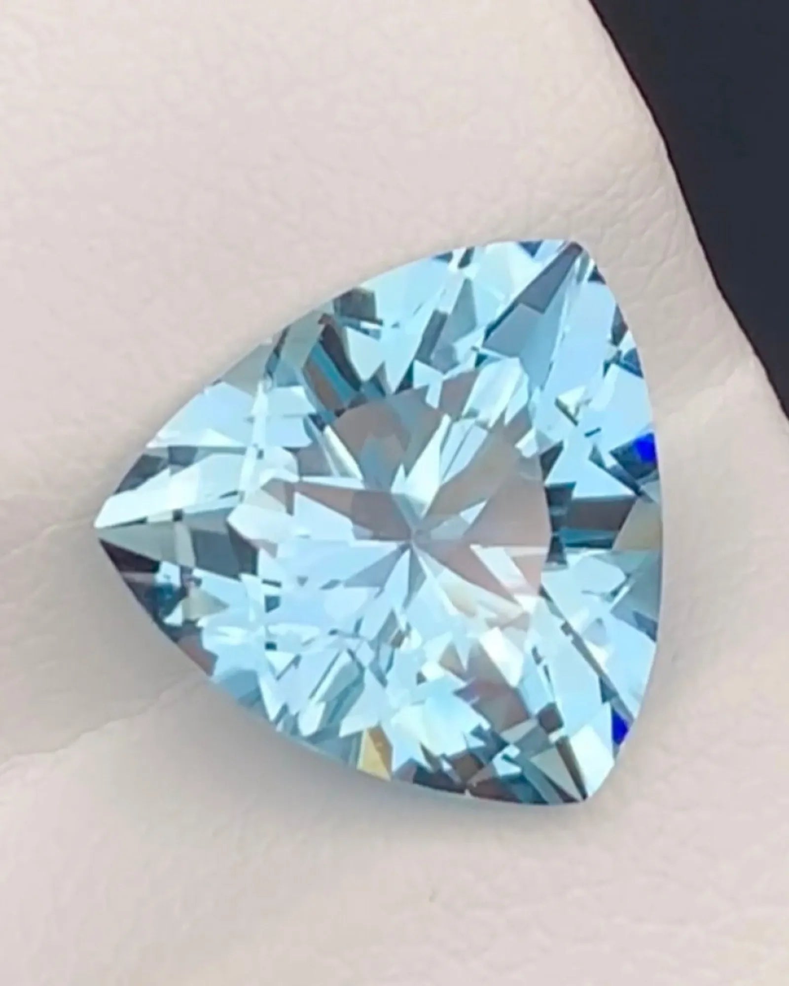 Natural vivid blue triangular Aquamarine loose gemstone | SARATTI