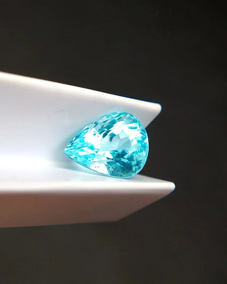 Neon Blue Natural Paraiba Tourmaline pear close-up | SARATTI