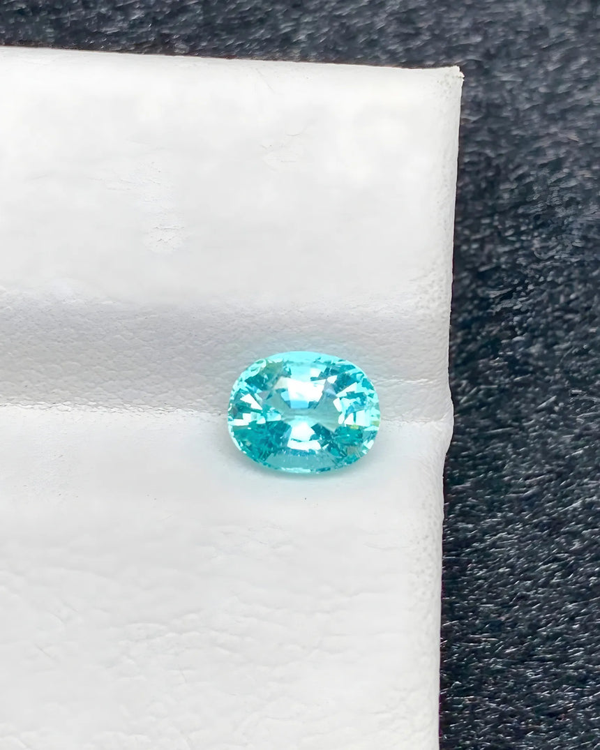 Neon blue Paraiba tourmaline 1.05ct gemstone | SARATTI