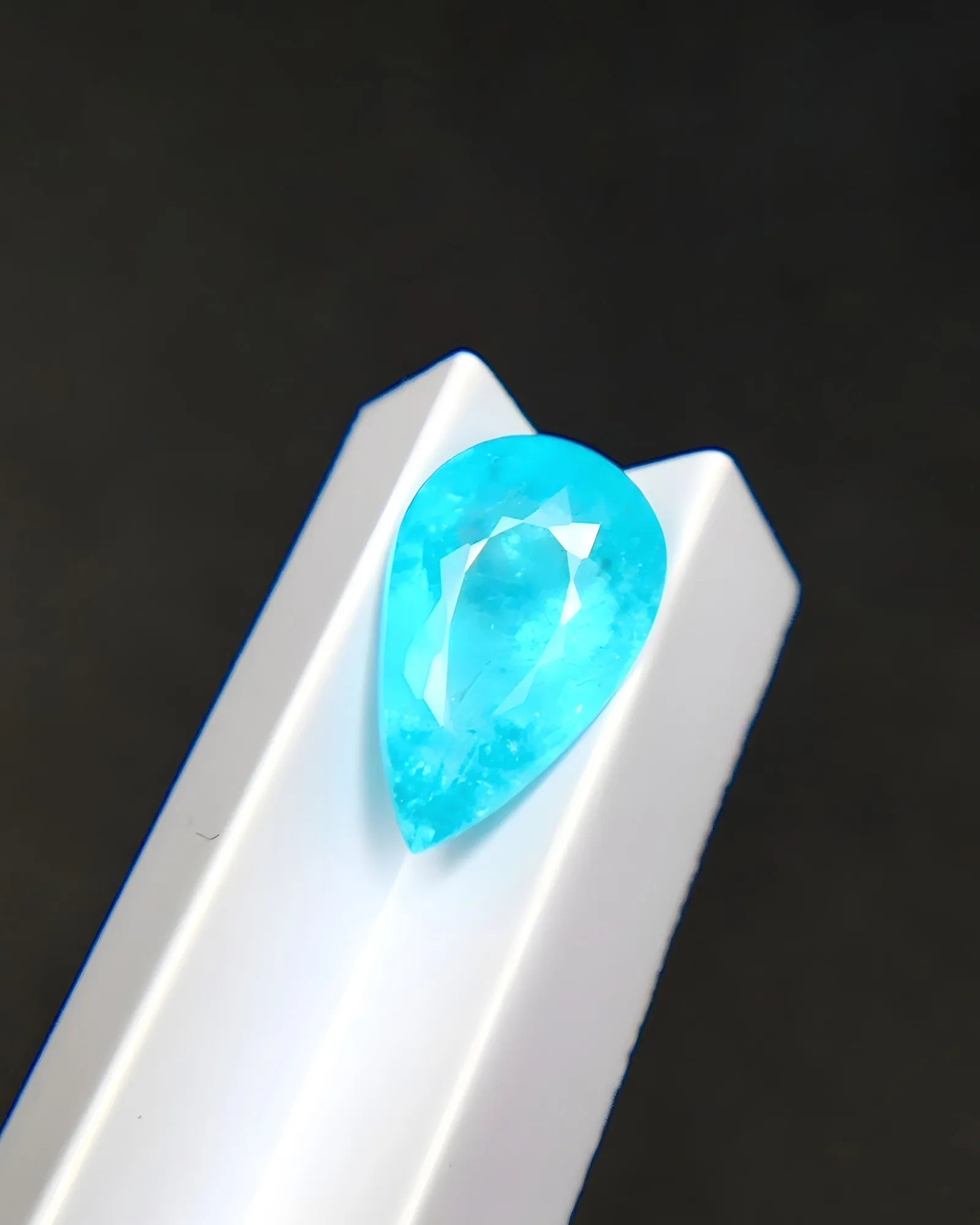 Neon blue Paraiba tourmaline 2.41ct gemstone | SARATTI