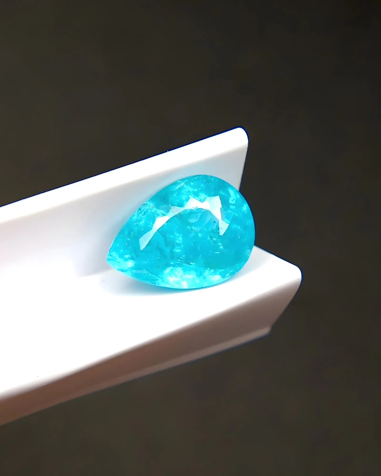 Neon blue Paraiba tourmaline 2.42ct gemstone | SARATTI