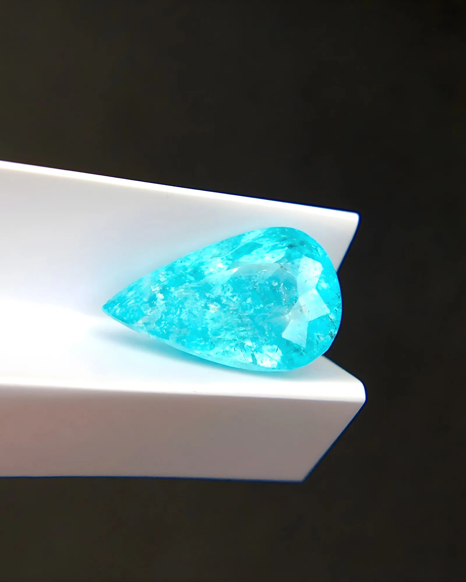 Neon blue Paraiba tourmaline 2.94ct gemstone | SARATTI