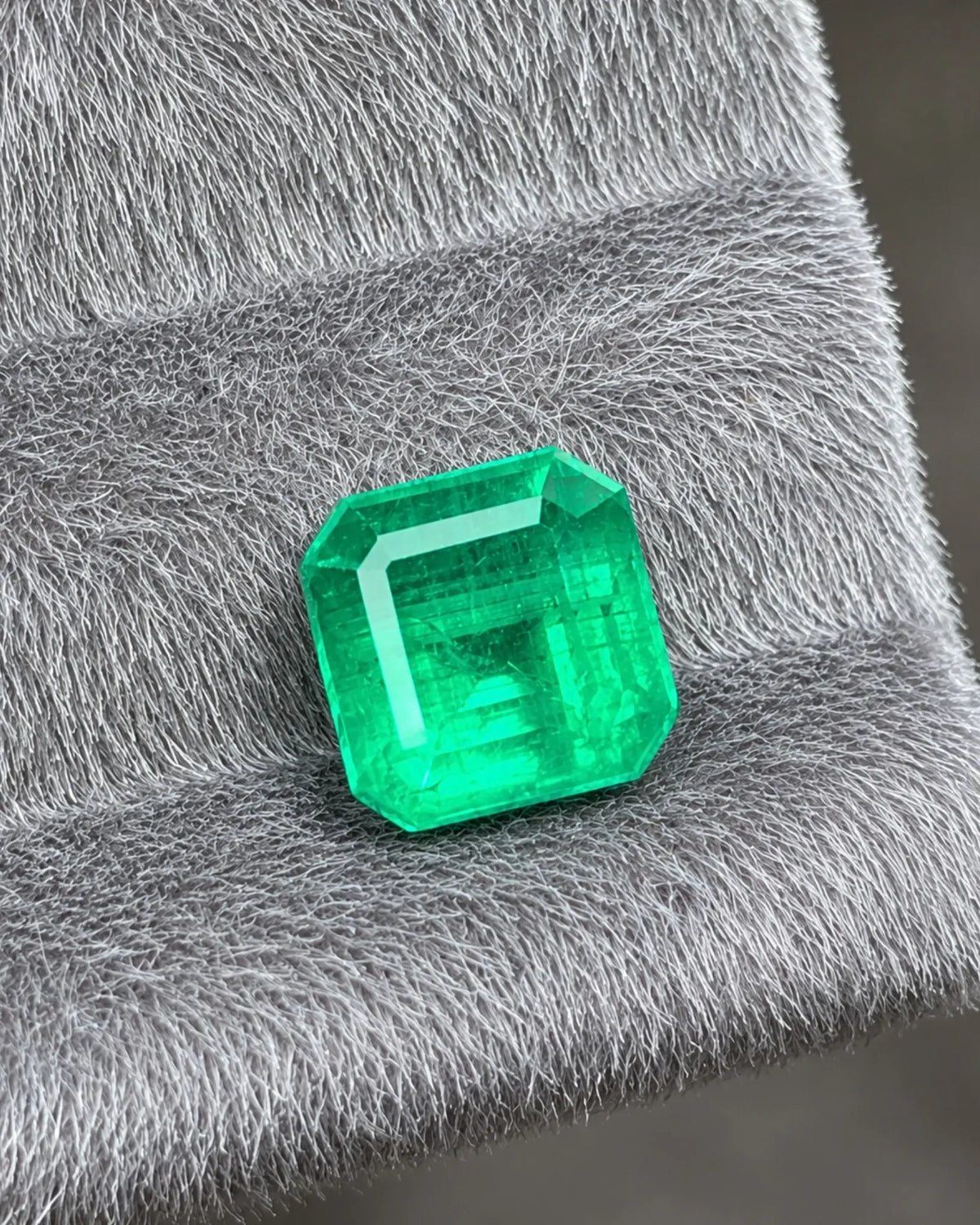 Octagonal Natural Emerald showing clipped corners and near-square proportions | SARATTI