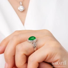 Exquisite Vivid Green Emerald Antique Jewelry | Saratti