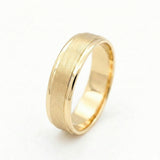 Mens comfort fit wedding band classic minimalist wedding ring in 18K yellow gold | SARATTI