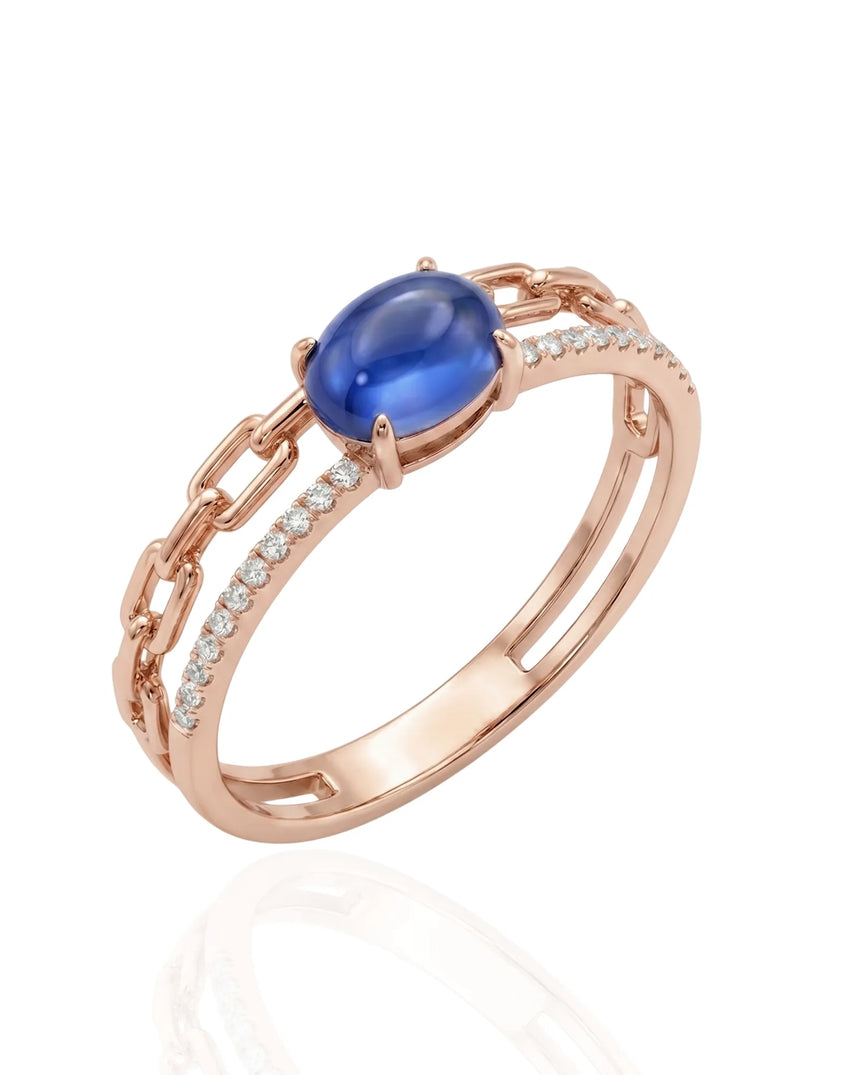 Oval blue sapphire Cuban chain ring with channel set diamonds in 18K rose gold | SARATTI
