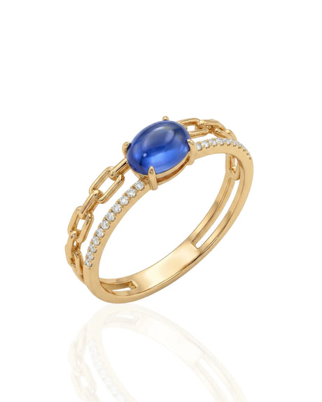 Oval blue sapphire Cuban chain ring with channel set diamonds in 18K yellow gold | SARATTI