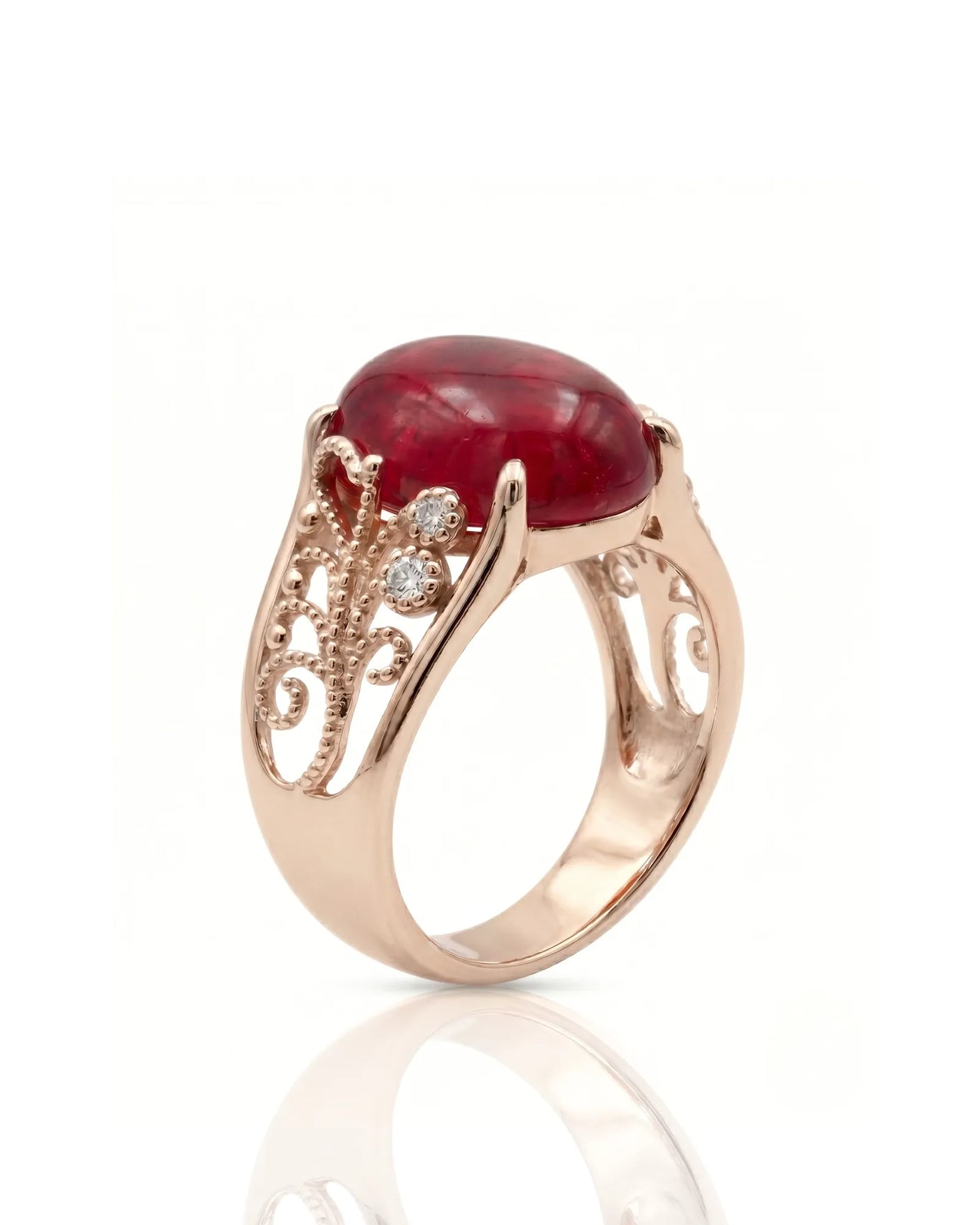 Oval cabochon ruby ring with art nouveau diamond accents in 18K rose gold | SARATTI