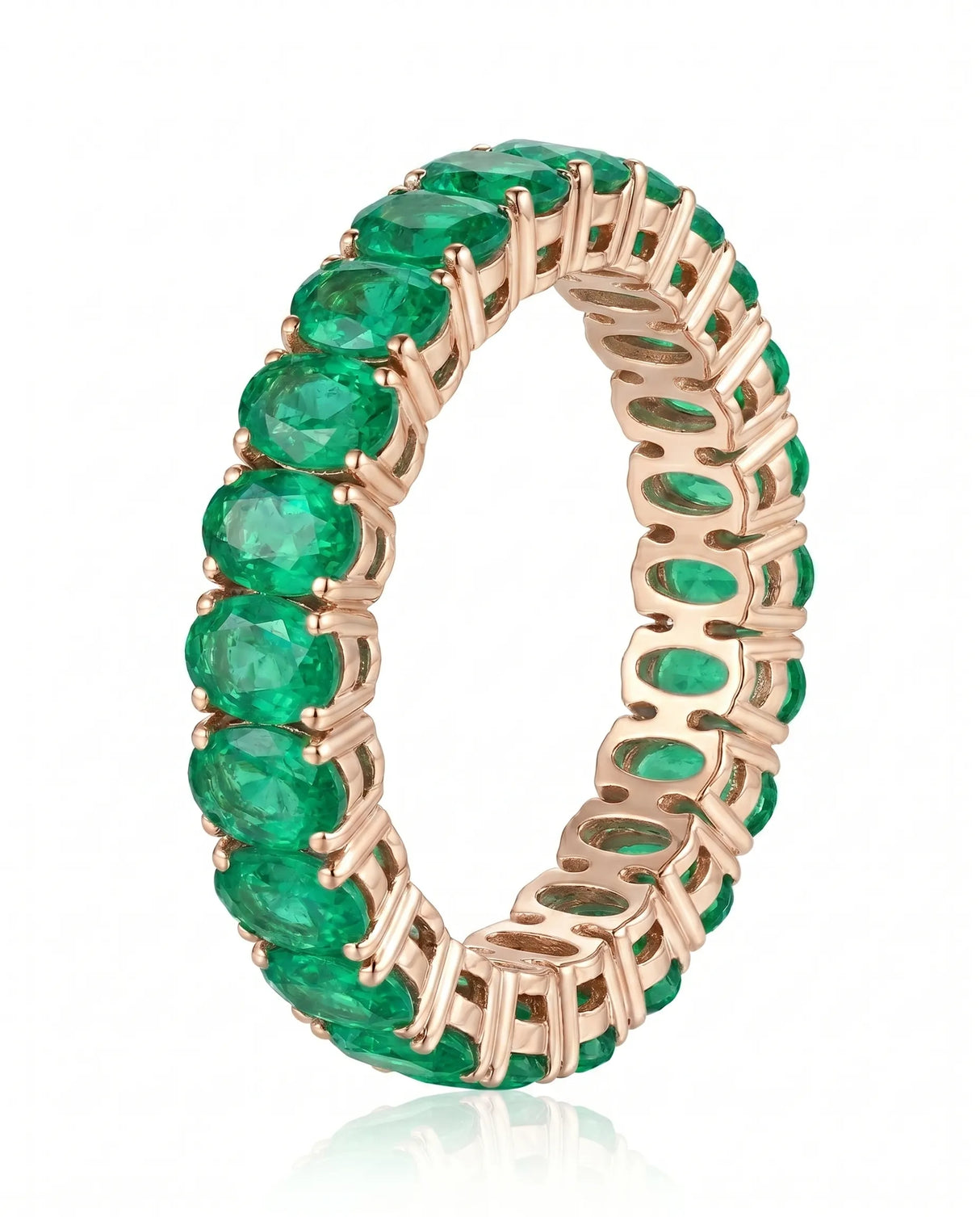 Oval emerald eternity wedding band in 18K rose gold | SARATTI
