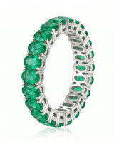Oval emerald eternity wedding band in 18K white gold | SARATTI
