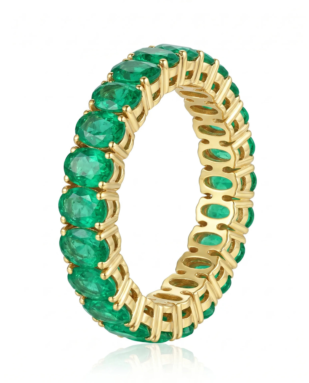 Oval emerald eternity wedding band in 18K yellow gold | SARATTI
