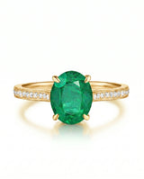 Oval emerald ring with diamond accents in 18K yellow gold | SARATTI