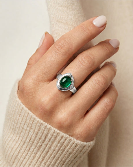 Oval natural emerald cabochon milgrain ring in 18K White Gold | SARATTI
