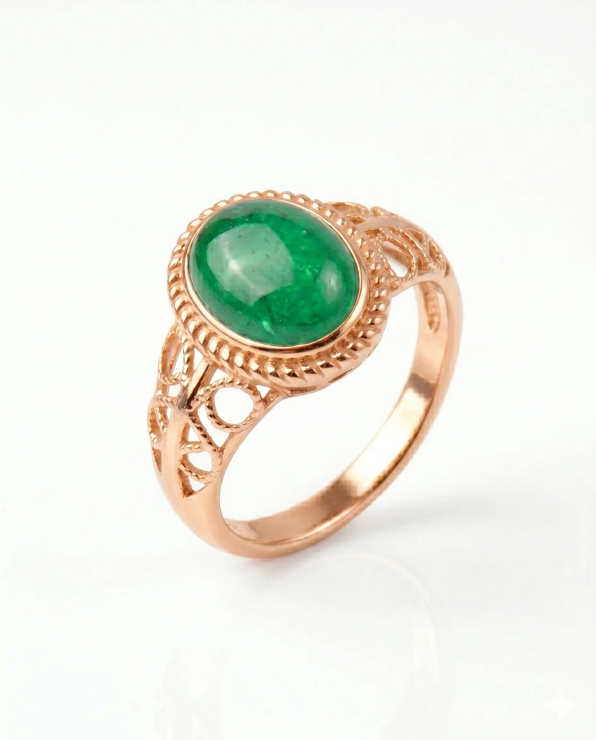 Oval natural emerald cabochon ring in 18K Rose Gold | SARATTI