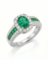 Oval natural emerald promise ring in 18K white gold | SARATTI
